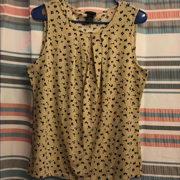 Ann Taylor popover flower shell - Picture 3 of 4